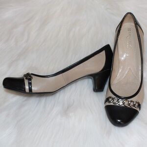 Naturalizer N5 Comfort,  SUSY kitten heels with chain on the front toe shoes